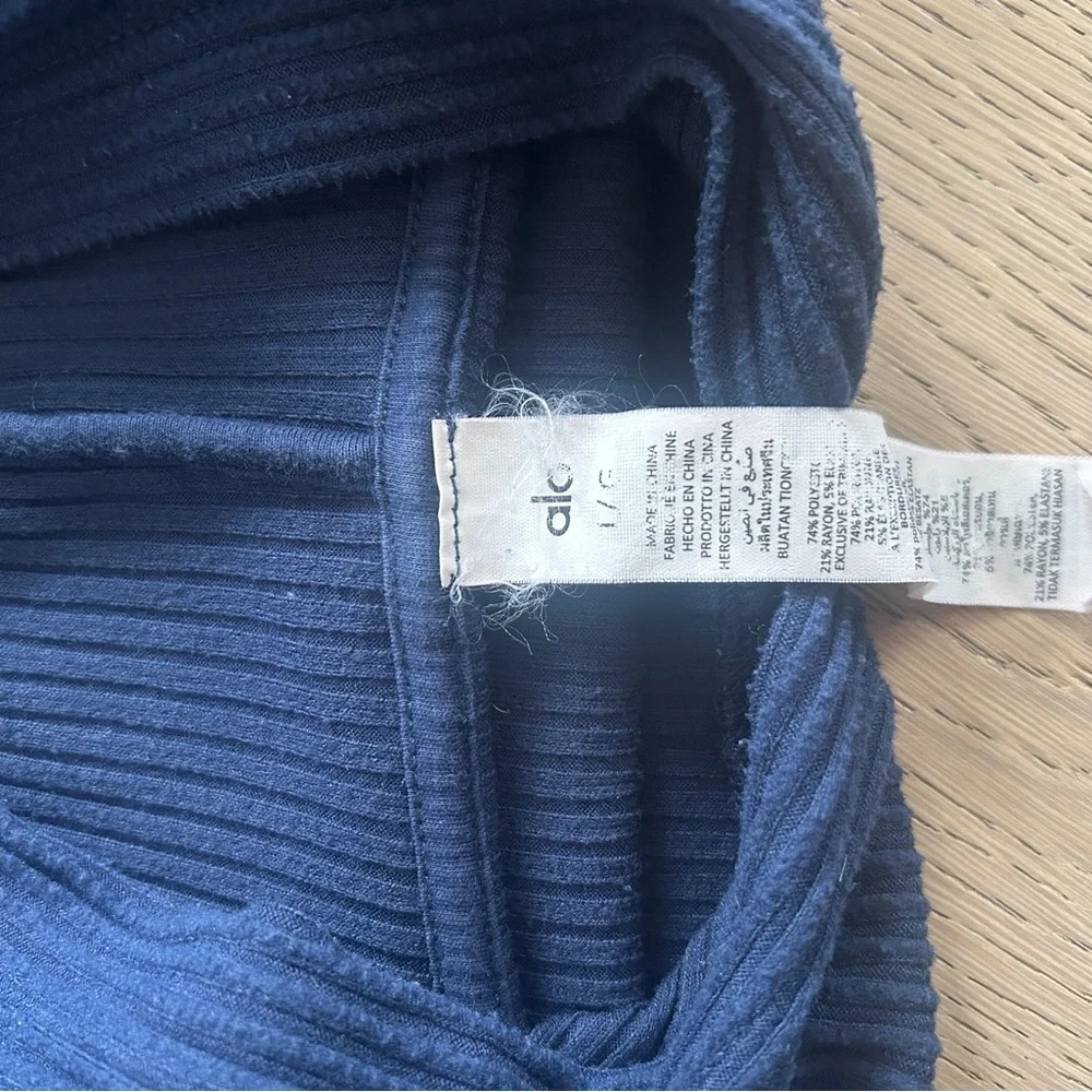 Alo Muse Deep Blue Ribbed Hoodie/Sweat Set - Picture 4 of 10